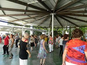 AOBR 2014 06 22 JUIN MARIGNANE REPAS PORCELET A LA BROCHE (185) par G Montaner